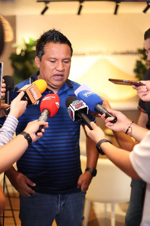 Amarini dio declaraciones a la prensa tica en su llegada a México. (Foto: Cartaginés)