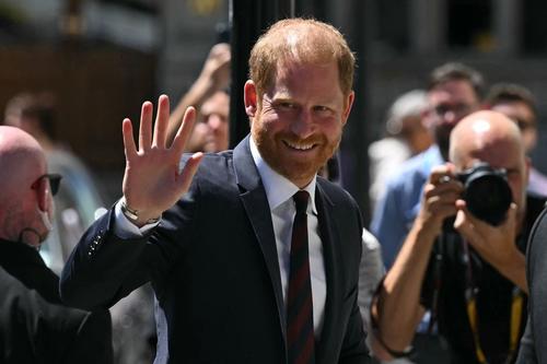 El hijo del rey Carlos llegó a Londres. (Foto: AFP)