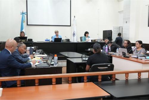 En el inicio del juicio por el caso de ejecución extrajudicial, el Tribunal escuchó a siete agentes de la PNC acusados. (Foto: Wilder López/Soy502)