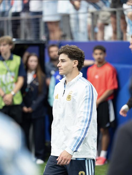 Surgió en C. A. Calchín, pero se formó y debutó profesionalmente en River Plate, donde ganó seis títulos profesionales. (Foto: Instagram/Julián Álvarez)