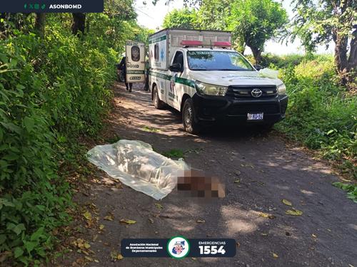 Una de las víctimas habría intentado huir pero fue alcanzada por las balas. (Foto: Asonbomd)