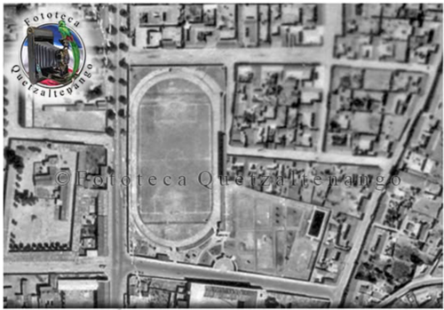 La panorámica del estadio Mario Camposeco luego de su inauguración. (Foto: Cortesía Fototeca Quetzaltenango)