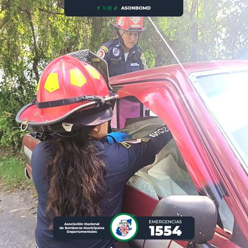 Tres víctimas fueron encontradas fallecidas dentro del picop atacado. (Foto: Asonbomd)