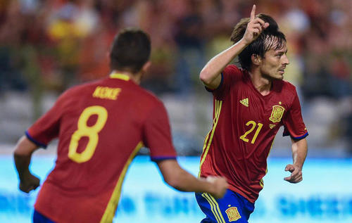 David Silva (21) hizo doblete en el último enfrentamiento entre españoles y belgas, en 2016. (Foto: AFP)