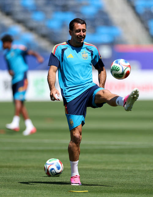 Mikel Oyarzabal acumula 1 asistencia, así como 19 remates, 9 entre los tres palos. (Foto: AFP)
