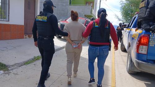 Astrid "N" fue capturada por las fuerzas de seguridad tras un allanamiento. (Foto: PNC)