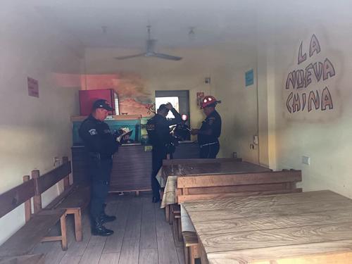 Bomberos Municipales Departamentales llegaron al lugar pero la mujer había perdido la vida debido a la cantidad de heridas que recibió. (Foto: ASONBOMD)