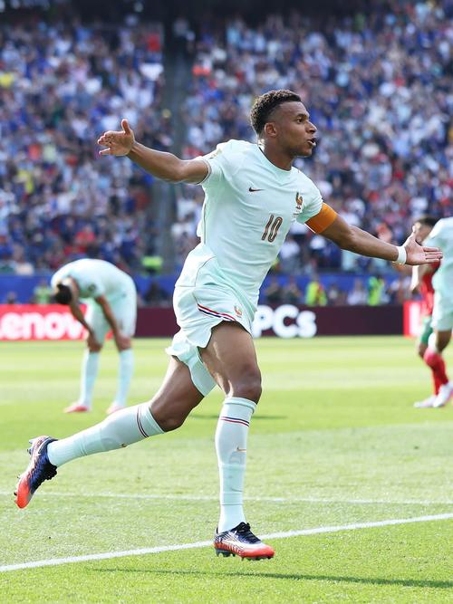 Kylian abrió la cuenta con un verdadero golazo. (Foto: FIFA)