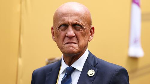 Para el partido número 1,000 en la historia de los Mundiales, Collina presentó un uniforme especial con detalles dorados para la terna arbitral. (Foto: Getty Images Sport)