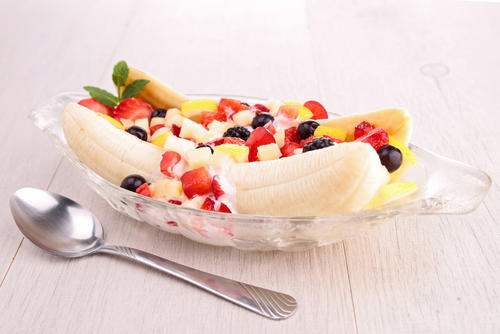 Banana split saludable. (Foto: Shutterstock)