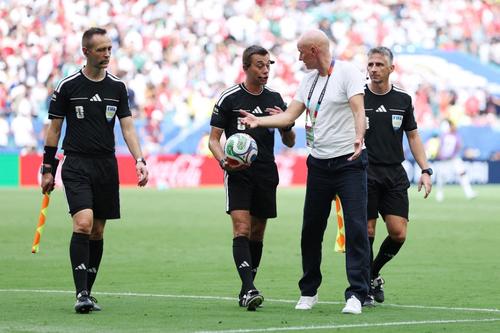 Los dirigidos por Solbakken contabilizaron 95 intentos de ruptura de líneas con un acierto del 42%, mientras que de los 16 cambios de orientación intentados, acertaron en el 69%. (Foto: AFP)