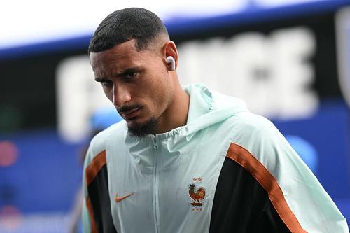 El francés Lacroix ha recibido 2 faltas y registra 1 fuera de juego. (Foto: AFP)
