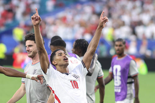 El doblete de Bellingham impulsó a Inglaterra hacia las semifinales. (Foto: AFP)