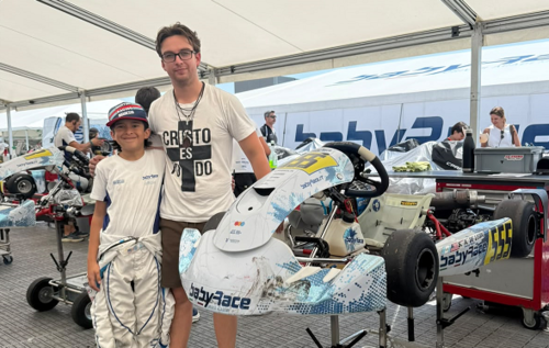 El también piloto guatemalteco, Ian Rodríguez, estuvo con “Santi” durante la competencia en Cremona, Italia. (Foto: santiracing16)