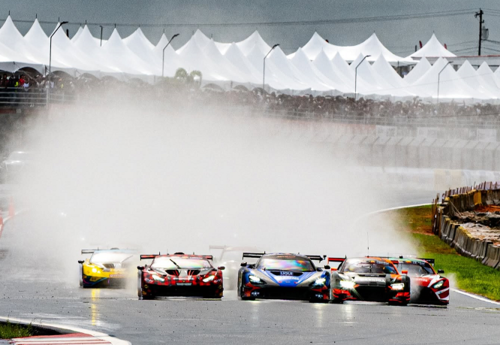 La intensa lluvia predominó durante toda la carrera del GT Challenge de Las Américas, que se desarrolló en Guyana. (Foto: GT Challenge)