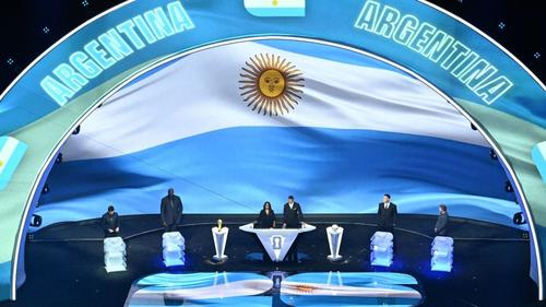 Argentina ha recibido 73 faltas y ha cometido 68. Suma 6 cartulinas amarillas y 18 fueras de juego. (Foto: AFP)