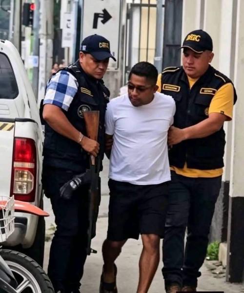 José Luis Montecinos Arreaza, ex agente de la PNC, ahora es prófugo de la justicia. (Élfego Escobar/colaborador)
