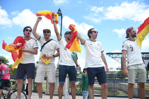 Los españoles ganaron dentro y fuera de la cancha. (Foto: Rudy Martínez)