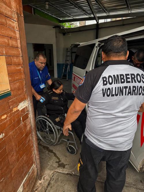 Entre los policías heridos se encuentran tres mujeres. (Foto: CVB)