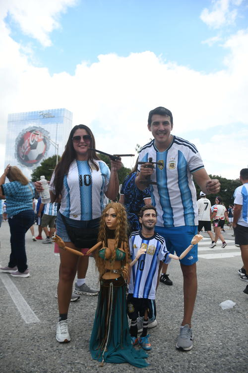 Shakira y Messi bailaron en la previa al duelo de semifinales. (Foto: Rudy Martínez)