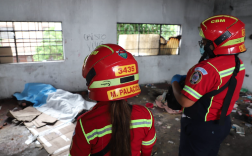 El cuerpo fue localizado entre desechos fisiológicos y basura. (Foto: CMB)