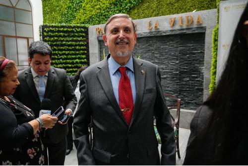El rector de la Universidad Rafael Landívar, Miquel Cortés, fue electo presidente de la Comisión de Postulación que elaborará la nómina de candidatos a jefe de la CGC, período 2026-2030. (Foto: Wilder López/Soy502)