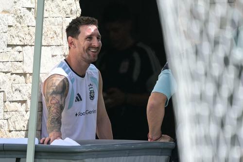 Lionel Messi registra 332 pases, con una efectividad del 79%. Suma 41 centros y 32 intentos de ruptura de líneas. (Foto: AFP)