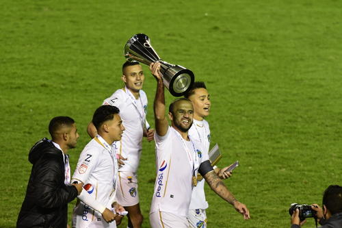Tras regresar al club albo luego de su paso por Antigua, Contreras saldó una cuenta pendiente: ganar una copa internacional en el club que siempre fue su hogar. (Foto: Archivo)