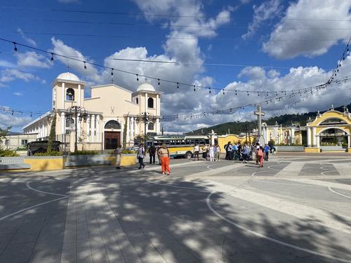 Turismo en Guatemala: La iglesia con la cruz gigante en Itzapa. (Foto: Carlos Sotz/Colaborador)