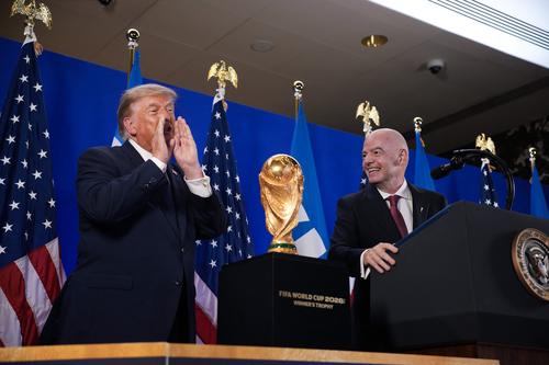 FairSquare denunció ante la Comisión de Ética del Comité Olímpico Internacional a Gianni Infantino por presuntamente violar el principio de neutralidad política debido a su relación con Donald Trump y por su presunta participación en el caso Balogun. (Foto: AFP)