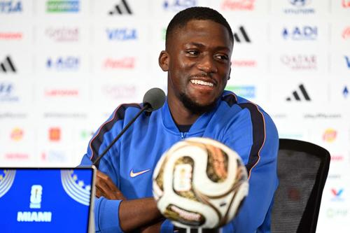 El defensa francés Ibrahima Konaté suma 1 pérdida de balón provocada y 2 presiones defensivas directas. (Foto: AFP)