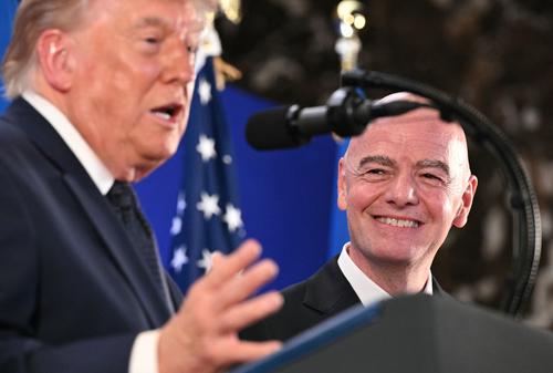 Federaciones de UEFA quieren impulsar a un candidato que compita contra Gianni Infantino en las próximas elecciones de la FIFA. (Foto: AFP)
