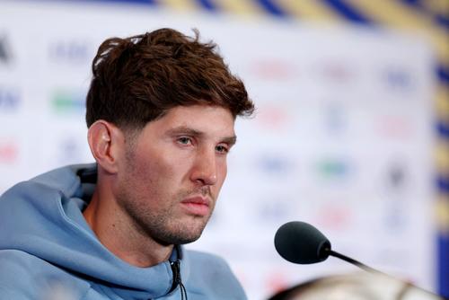 El defensa John Stones acumula 184 pases, con una efectividad del 97%, además de 3 cambios de orientación con un acierto del 100%. (Foto: AFP)