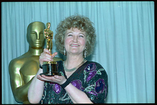 Brenda Fricker ganó un Óscar con el premio a Mejor Actriz de Reparto por su papel como la madre de Daniel Day Lewis en la película "Mi pie izquierdo" en 1989. (Foto: Getty Images)