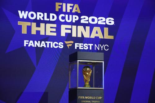 La copa que todos quieren, pero que solo una selección podrá levantar el domingo. (Foto: Rudy Martínez)