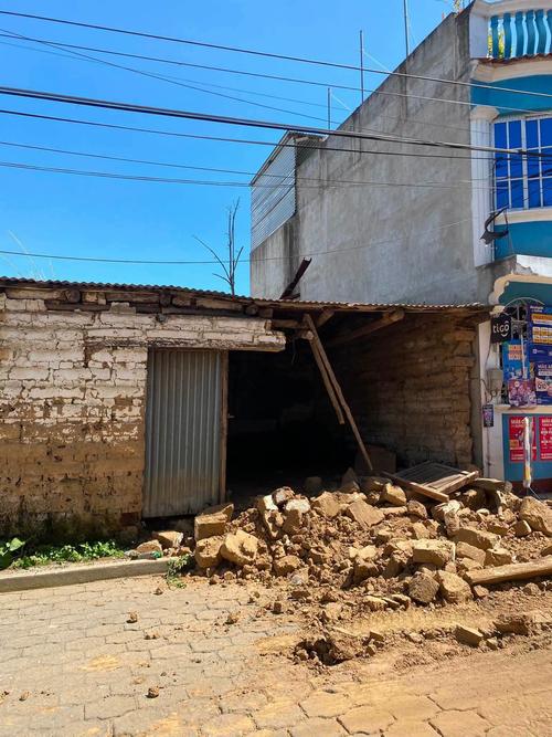 Varias viviendas sufrieron daños estructurales este viernes. (Foto: Pedro Sicajau/Colaborador)