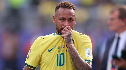 Neymar registró 32 desmarques para recibir el balón, 2 a la espalda de la defensa, 21 entre líneas, 9 por delante de la defensa. (Foto: AFP)