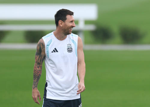 Messi se mostró optimista en el entrenamiento de la Albiceleste. (Foto: AFP)