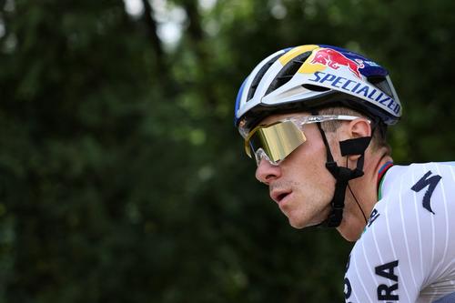Remco Evenepoel es un ciclista belga que compite para el equipo profesional alemán Red Bull desde 2026. (Foto: AFP)