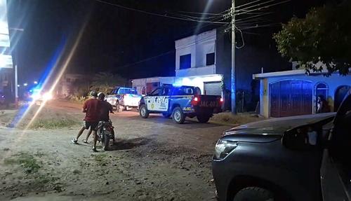 Agentes de la PNC fueron alertados por los vecinos del lugar. (Foto: Élfego Escobar/colaborador)