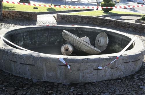 La fuente del Árbol Gordo, habitual punto de reunión para celebraciones en Ciudad Rodrigo, Salamanca. (Foto: redes sociales)
