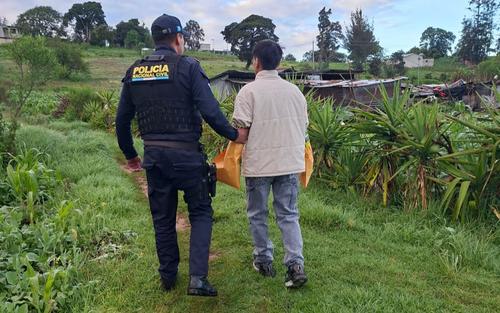 El detenido fue identificado como: Pedro Gabriel Alexander Vicente Ixcoy, de 23 años. (Foto: PNC)