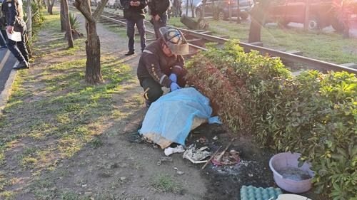Los restos humanos fueron ubicados en la calzada Atanasio Tzul. (Foto: CVB)