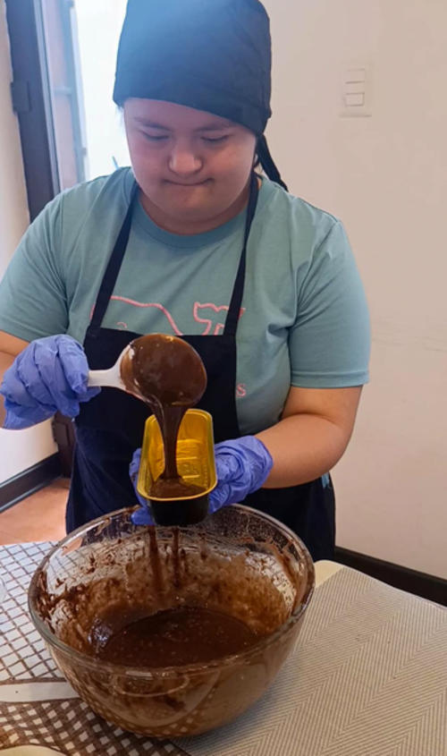 Joven con síndrome de Down destaca como emprendedora en la Antigua. (Foto Carlos Vicente/Colaborador)