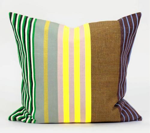 Indica que se hacen cojines, almohadas entre otros accesorios con sus tejidos. (Foto: Josué Ardeano/Colaborador)