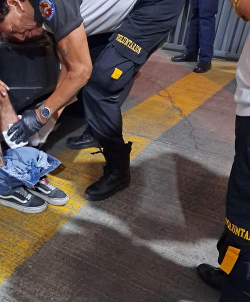 Un hombre resultó con herida de bala en la pierna izquierda tras ser atacado por desconocidos. (Foto: CVB)