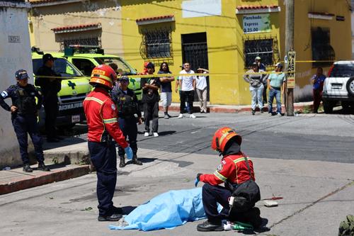 Las autoridades acordonaron la escena del crimen. (Foto: CBM)