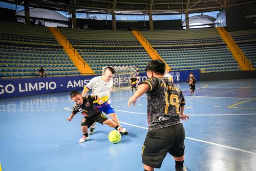 Los equipos participantes demostraron el crecimiento del futsal de talla baja. (Foto: Sergio Escobar)