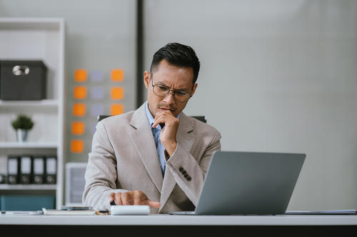 Una buena salud mental te ayuda a manejar mejor el estrés en el trabajo y a superar los desafíos que surjan. (Foto: Shutterstock)