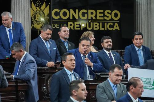 El primer secretario de la Junta Directiva, Juan Carlos Rivera, detalló que el pago por asistir a cada sesión plenaria es de Q9,600. (Foto: Wilder López/Soy502)